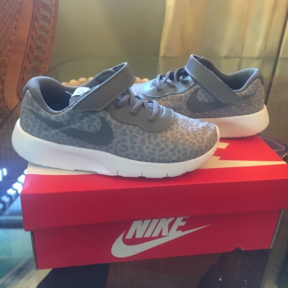 nike tanjun leopard